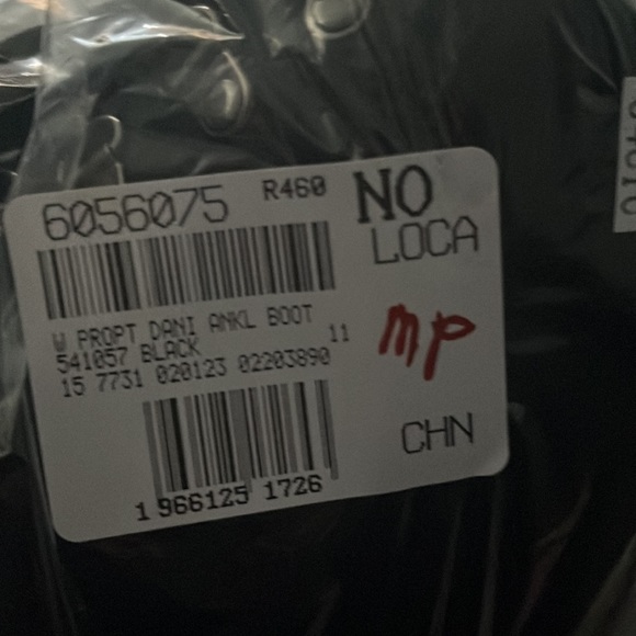 Propet Dani Women's Water-Resistant Ankle Boots - Picture 5 of 6